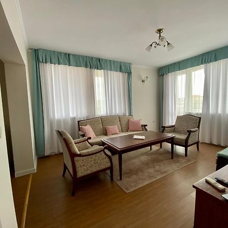 Wild Cherry Apartments Святые Константин и Елена Экстерьер фото